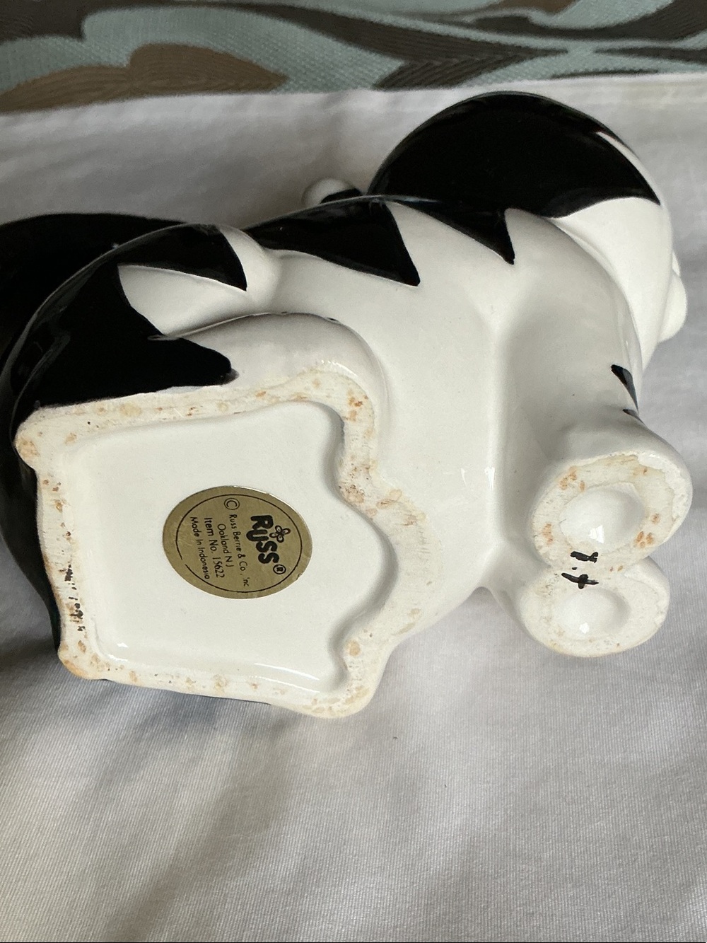 Russ Black and White Ceramic Cat Dispenser - Picture 3 of 4